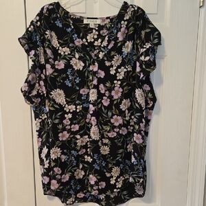 NWOT-- Chaus New York Floral Top  Woman XL